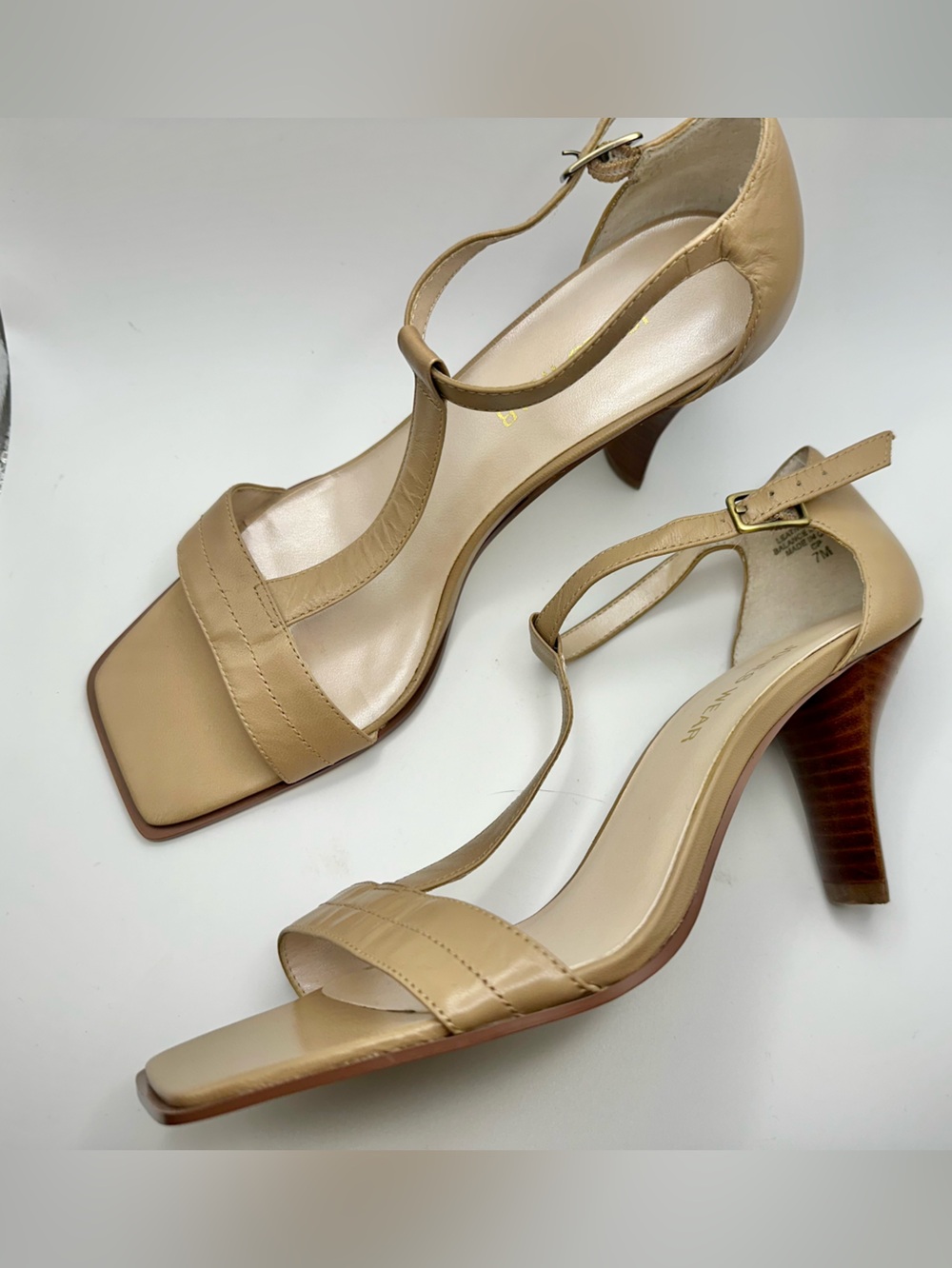 Jones Wear Nude Leader Block Heel Adjustable T-Strap Sandals NEW 7M